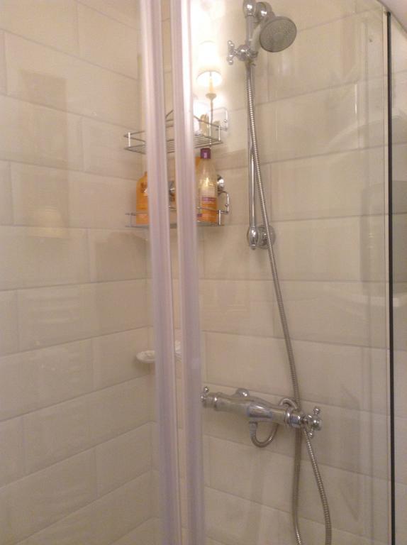 Lamaison Du Phare Honfleur Chambres D'Hotes Et Jacuzzi Prive Phòng bức ảnh
