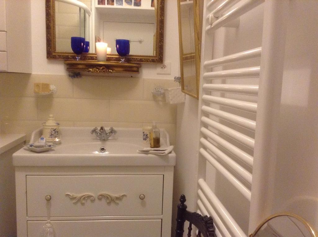 Lamaison Du Phare Honfleur Chambres D'Hotes Et Jacuzzi Prive Phòng bức ảnh